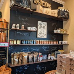 Polly's Pies - Welcome!