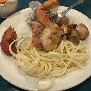 Amherst Buffet - Sauced noodles, mushrooms and seafood options - Chinese Near Me - Tonawanda, New York