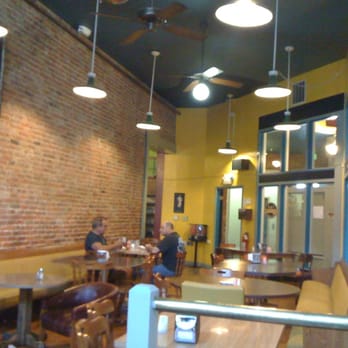 Messenger Pizza - One of two dinning areas. - Pizza Near Me - Nampa, Idaho