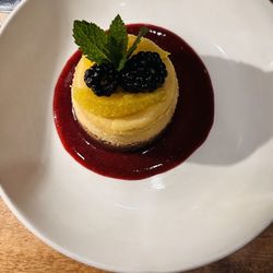 Moxies Bramalea City Centre Restaurant - Salted caramel cheesecake