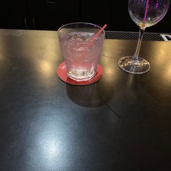 Scoops Sports Bar - Yes they can pour a drink