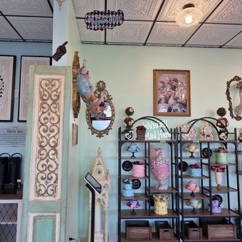 Mad Hatter Cafe & Confections - Desserts Near Me - Warner Robins, Georgia
