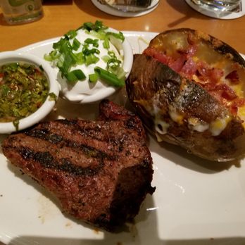 BJ's Restaurant & Brewhouse - Horrible top sirloin, cold potato - New American Near Me - Downey, California
