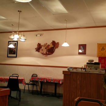 Danthai Restaurant - Basic dining room - Thai Near Me - Lawrenceville, Georgia