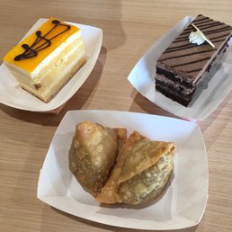 Eggless Mango Cake