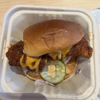 Dave's Hot Chicken - Sandwiches Near Me - Owings Mills, Maryland