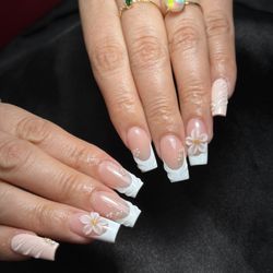 Dazzling Nails And Spa