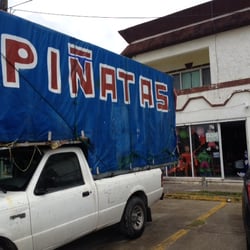 Piñatas Pirulin's - La camioneta es la mejor referencia