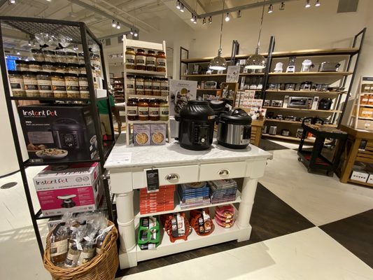 Williams-Sonoma by null