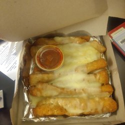 New York Flying Pizza - The cold bread sticks with "light cheese"