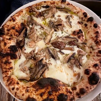 La lupa - Funghi pie - Desserts Near Me - Manalapan, New Jersey