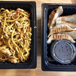 Drunken noodles with chicken and potstickers Drunken noodles with chicken and potstickers
