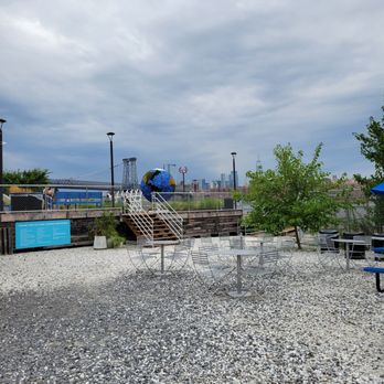 Putting Green - Mini Golf Near Me - Brooklyn, New York