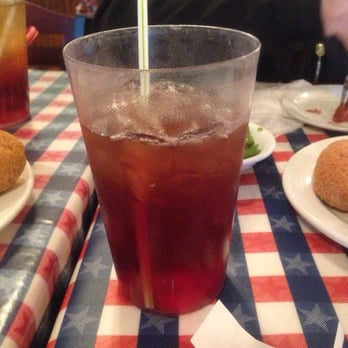 T-Bone Tom's - Missing some sweet teaIdk if the waitress was thirsty on the way to my table or what but I'm missing a quarter of my drink. - Barbeque Near Me - Kemah, Texas