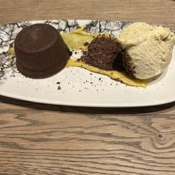 Mykene - Lava cake with mango sauce and ice cream