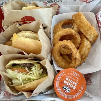 Savvy Sliders - Trio combo ( classic slider, English Cod, and steakhouse) with onion rings - Fast Food Near Me - Gulfport, Mississippi Savvy Sliders - Trio combo ( classic slider, English Cod, and steakhouse) with onion rings - Fast Food Near Me - Gulfport, Mississippi
