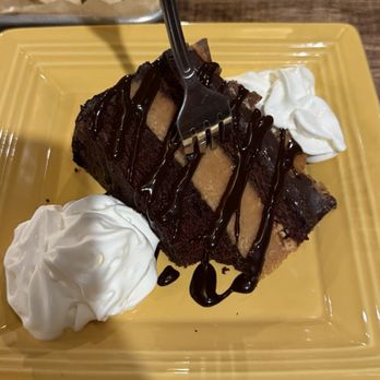 3 Stone Merchant - PB chocolate cake - Gastropubs Near Me - Greensburg, Pennsylvania 3 Stone Merchant - PB chocolate cake - Gastropubs Near Me - Greensburg, Pennsylvania