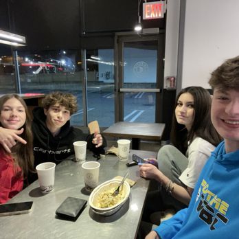 Chipotle Mexican Grill - Very happy customers - Fast Food Near Me - Syosset, New York