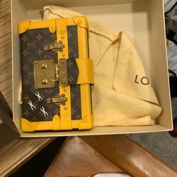 We Buy Goods - Louis Vuitton trunk