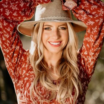 Launa Penza Photography - Senior photo session - Session Photography Near Me - Valencia, California