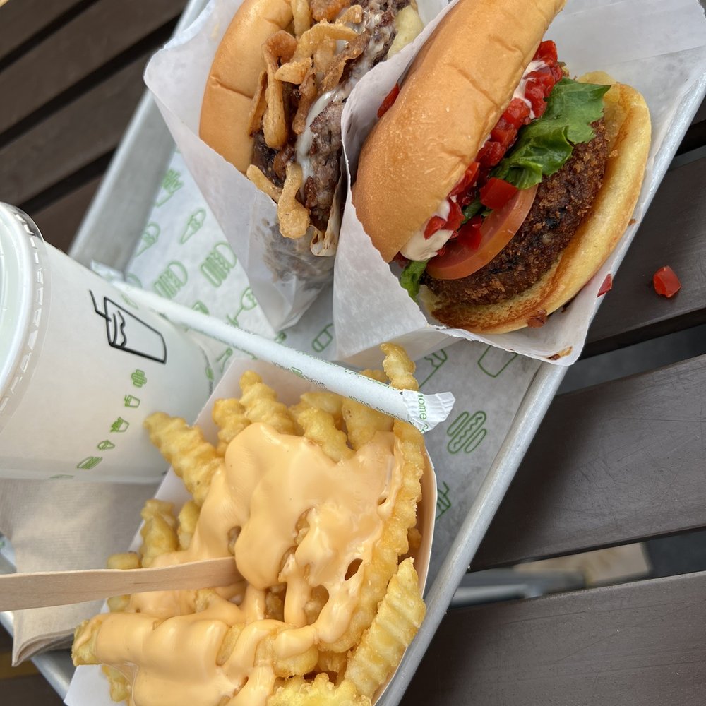 Shake Shack Long Beach - Burgers Near Me - Long Beach, California