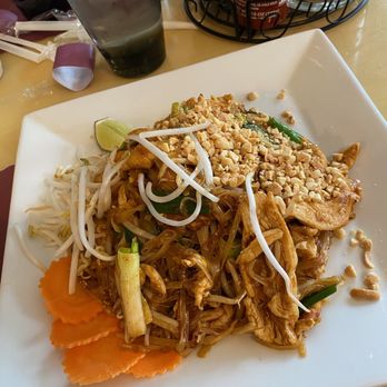 Thai Dish - N1. Pad Thai with chicken - Thai Near Me - Seymour, Connecticut