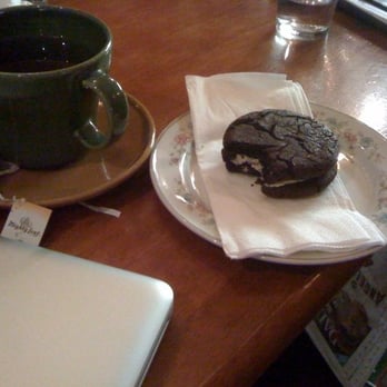 B Cup Cafe & Eatery  - Tea + Giant Oreo + Laptop = B Cup Awesomeness - Sandwiches Near Me - New York, New York