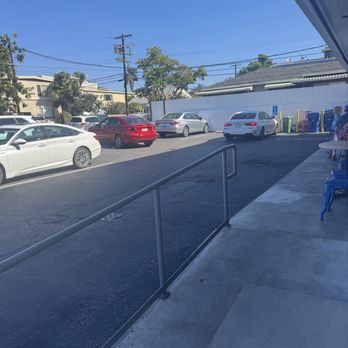 Daniel's Bagels - Small parking lot - Bagels Near Me - Los Angeles, California Daniel's Bagels - Small parking lot - Bagels Near Me - Los Angeles, California