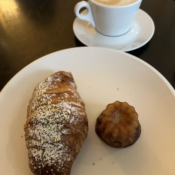 Hendrickx Belgian Bread Crafter - Pistachio Croissant Cannelle Latte - Bakeries Near Me - Chicago, Illinois
