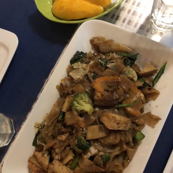 Thai Time Restaurant - Vegetarian Pad See Ew J and Mango Sticky Rice in the back - Thai Near Me - San Francisco, California Thai Time Restaurant - Vegetarian Pad See Ew J and Mango Sticky Rice in the back - Thai Near Me - San Francisco, California