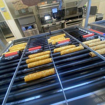 7-Eleven - corn on the cob on a conveyor belt - Convenience Stores Near Me - Orlando, Florida 7-Eleven - corn on the cob on a conveyor belt - Convenience Stores Near Me - Orlando, Florida