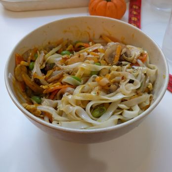Brightwok Kitchen - Noodles with chicken and golden miso sauce. - Asian Fusion Near Me - Chicago, Illinois