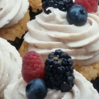 Jennivee’s Bakery - Desserts Near Me - Chicago, Illinois