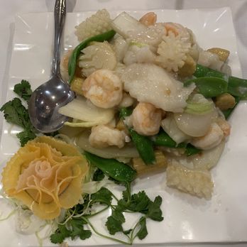 JS Foothill Restaurant - Seafood combo - Asian Fusion Near Me - Pasadena, California JS Foothill Restaurant - Seafood combo - Asian Fusion Near Me - Pasadena, California