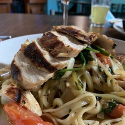 Diverge - Linguine with chicken in white wine butter sauce. Heirloom tomatoes, zucchini, summer squash and baby spinach add to this yummy dish.