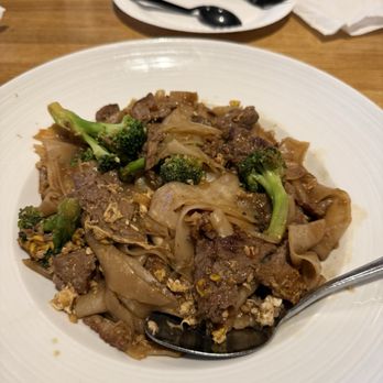Thai Table - Pad See Ewe - Thai Near Me - Whittier, California