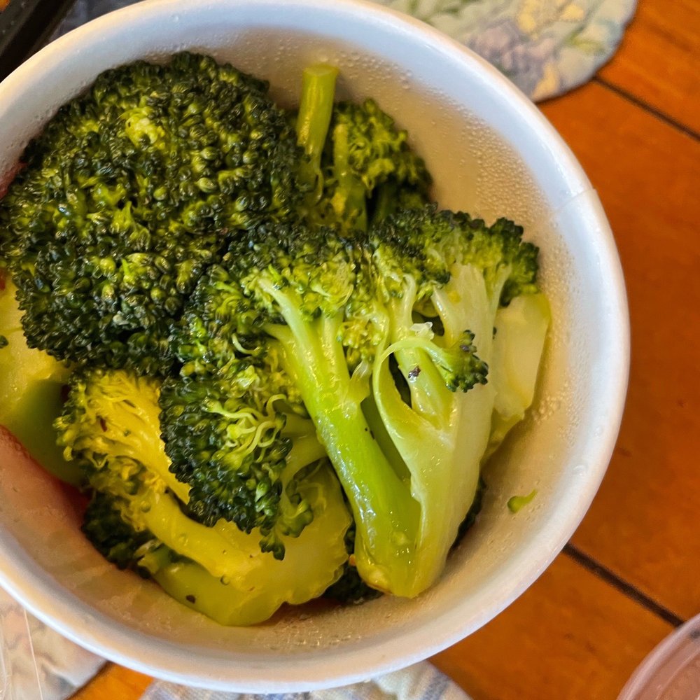 Applebee's Grill + Bar - Broccoli as a side - American Near Me - Orem, Utah