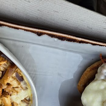 The Barrel House - Pizza burger and poutine - Pubs Near Me - Windsor, Ontario