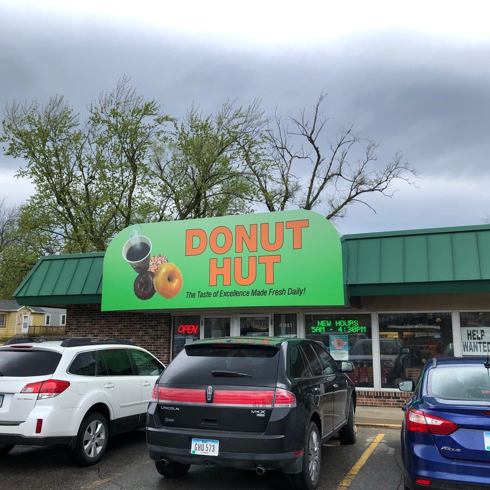 Donut Hut - storefront - Donuts Near Me - Des Moines, Iowa Donut Hut - storefront - Donuts Near Me - Des Moines, Iowa