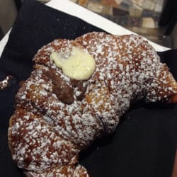 Cornetti Night - Black and white