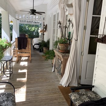 Camellia House Bed & Breakfast - Hotels Near Me - Covington, Louisiana
