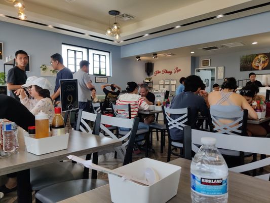 Phở Phong Lưu by null