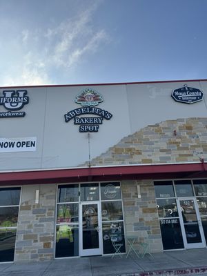 Abuelita’s Bakery Spot by null