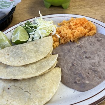 Loretta's Burrito Hut - New Mexican Cuisine Near Me - Tucumcari, New Mexico Loretta's Burrito Hut - New Mexican Cuisine Near Me - Tucumcari, New Mexico