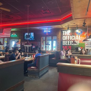 LongHorn Steakhouse - the interior of the restaurant - Steakhouses Near Me - Laredo, Texas LongHorn Steakhouse - the interior of the restaurant - Steakhouses Near Me - Laredo, Texas