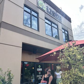 2 Towns Ciderhouse - Breweries Near Me - Corvallis, Oregon