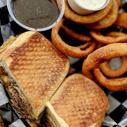 A Street Pub - Drunk n Dip with onion rings