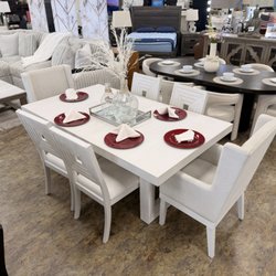 Canales Furniture - Dining Set