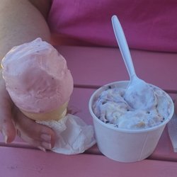 JT’s IceCream Shop - Hershey ice cream so good