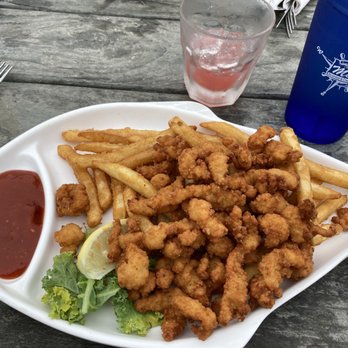 Mo's Seafood & Chowder - Clams and fries. Hot, perfectly done--not overly chewy. - Seafood Near Me - Cannon Beach, Oregon Mo's Seafood & Chowder - Clams and fries. Hot, perfectly done--not overly chewy. - Seafood Near Me - Cannon Beach, Oregon